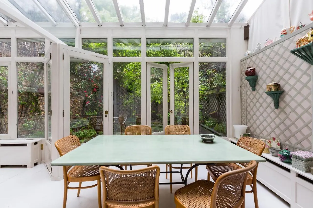Veeve - Charming Townhouse Near Parc Montsouris
