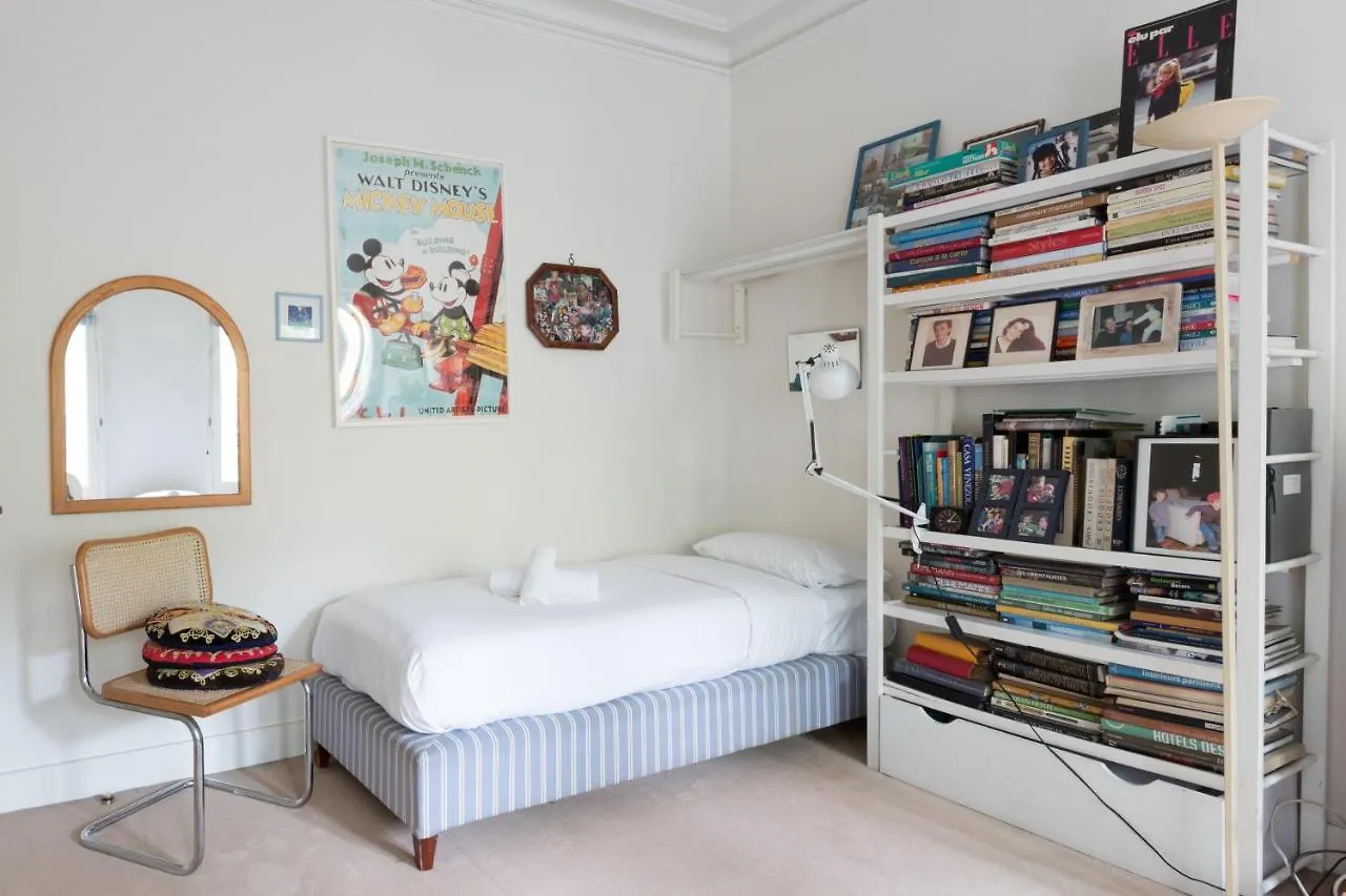 Holiday home Veeve - Charming Townhouse Near Parc Montsouris
