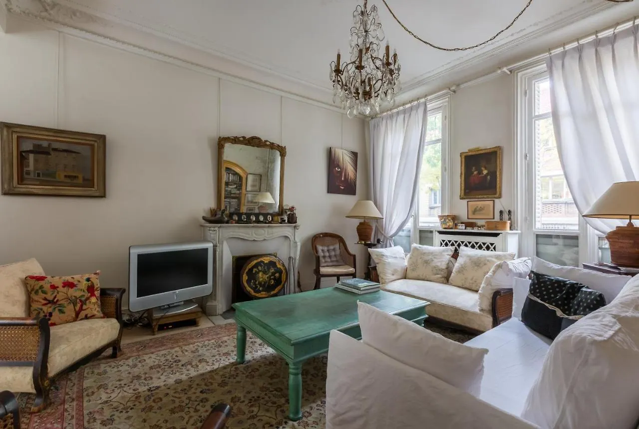 Veeve - Charming Townhouse Near Parc Montsouris
